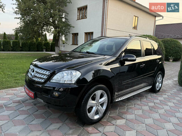 Черный Мерседес М-Класс, объемом двигателя 2.99 л и пробегом 295 тыс. км за 11899 $, фото 4 на Automoto.ua