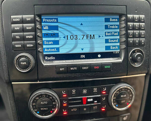 Черный Мерседес М-Класс, объемом двигателя 3.5 л и пробегом 276 тыс. км за 10499 $, фото 6 на Automoto.ua