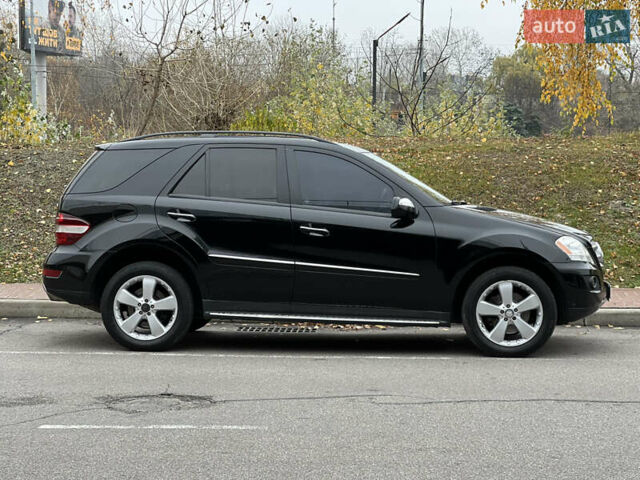 Черный Мерседес М-Класс, объемом двигателя 3.5 л и пробегом 265 тыс. км за 14300 $, фото 25 на Automoto.ua