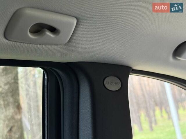 Черный Мерседес М-Класс, объемом двигателя 3.5 л и пробегом 174 тыс. км за 10950 $, фото 67 на Automoto.ua