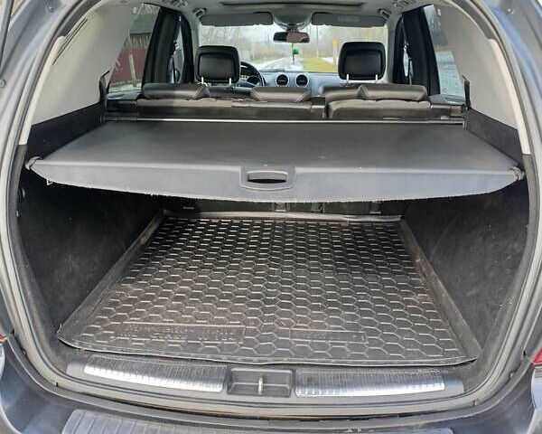 Черный Мерседес М-Класс, объемом двигателя 3 л и пробегом 301 тыс. км за 12800 $, фото 19 на Automoto.ua