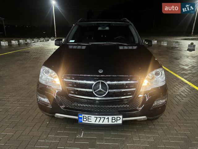 Черный Мерседес М-Класс, объемом двигателя 3.5 л и пробегом 196 тыс. км за 15000 $, фото 43 на Automoto.ua