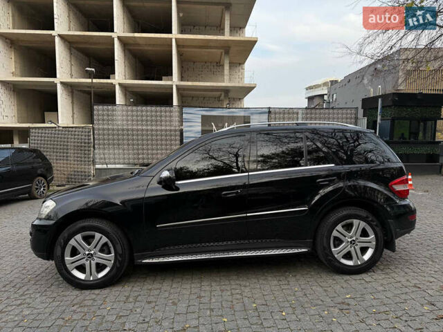 Черный Мерседес М-Класс, объемом двигателя 3.5 л и пробегом 192 тыс. км за 12500 $, фото 4 на Automoto.ua