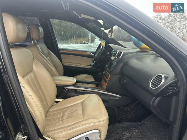 Черный Мерседес М-Класс, объемом двигателя 3.5 л и пробегом 242 тыс. км за 8500 $, фото 2 на Automoto.ua