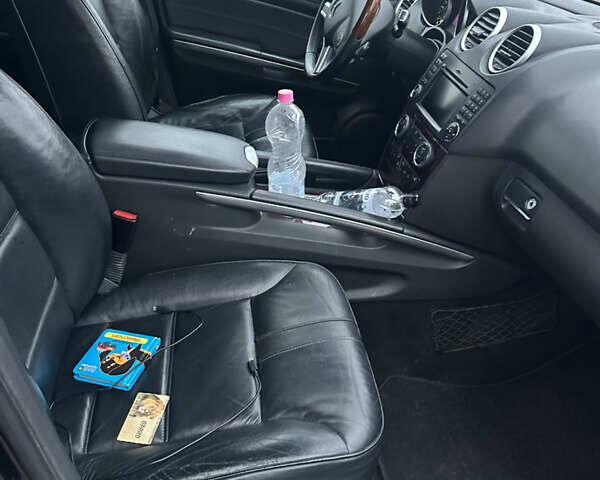 Черный Мерседес М-Класс, объемом двигателя 2.99 л и пробегом 480 тыс. км за 13500 $, фото 5 на Automoto.ua