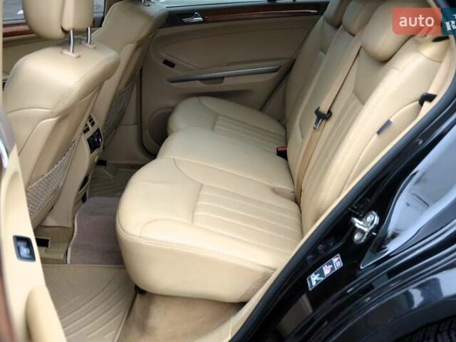 Чорний Мерседес М-Клас, об'ємом двигуна 3.5 л та пробігом 197 тис. км за 9999 $, фото 29 на Automoto.ua