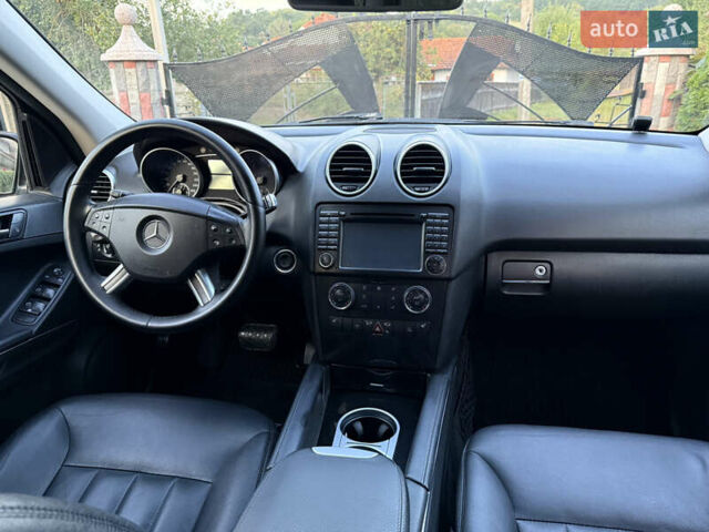 Черный Мерседес М-Класс, объемом двигателя 2.99 л и пробегом 295 тыс. км за 11899 $, фото 40 на Automoto.ua
