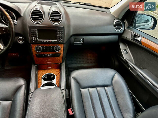 Чорний Мерседес М-Клас, об'ємом двигуна 3 л та пробігом 255 тис. км за 14000 $, фото 23 на Automoto.ua