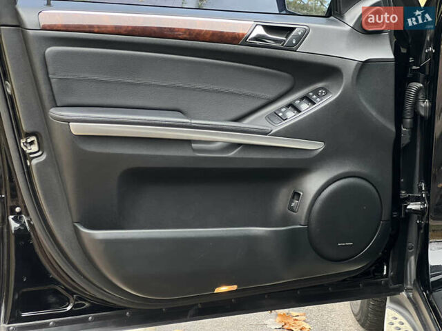 Черный Мерседес М-Класс, объемом двигателя 3.5 л и пробегом 265 тыс. км за 14300 $, фото 31 на Automoto.ua