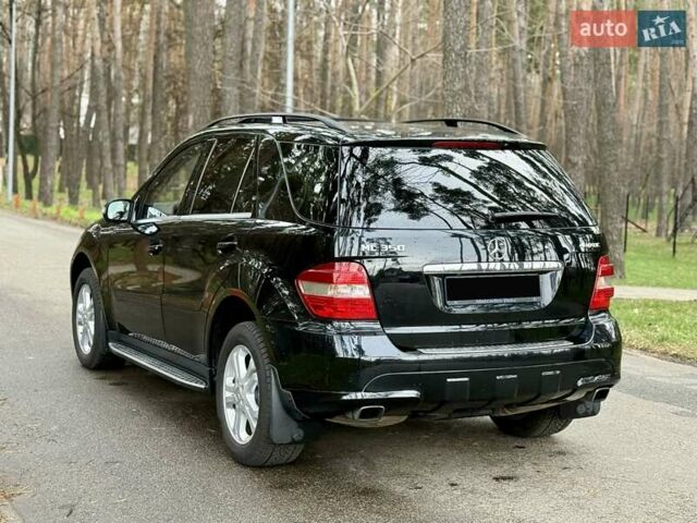 Черный Мерседес М-Класс, объемом двигателя 3.5 л и пробегом 174 тыс. км за 10950 $, фото 4 на Automoto.ua