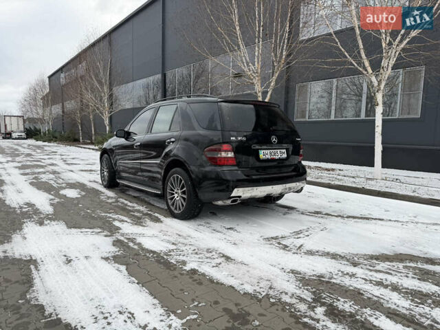 Черный Мерседес М-Класс, объемом двигателя 3.5 л и пробегом 287 тыс. км за 11000 $, фото 4 на Automoto.ua