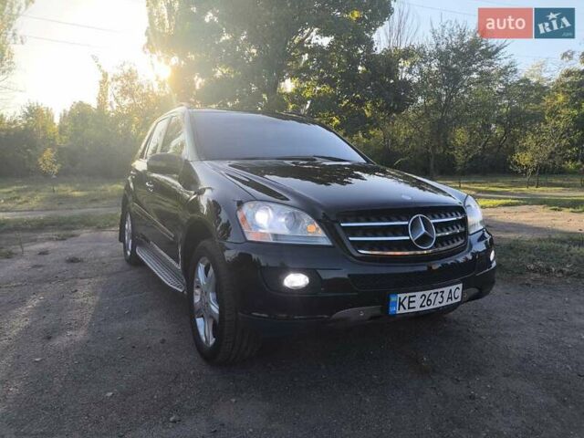 Черный Мерседес М-Класс, объемом двигателя 2.99 л и пробегом 264 тыс. км за 13999 $, фото 7 на Automoto.ua