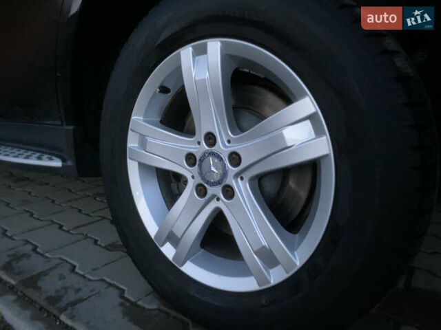 Черный Мерседес М-Класс, объемом двигателя 3 л и пробегом 250 тыс. км за 16999 $, фото 7 на Automoto.ua