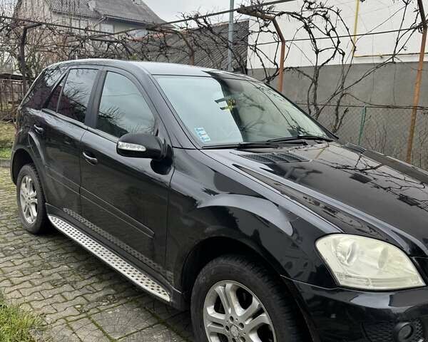 Черный Мерседес М-Класс, объемом двигателя 2.99 л и пробегом 270 тыс. км за 13600 $, фото 10 на Automoto.ua