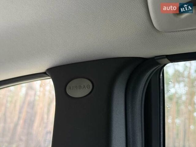 Черный Мерседес М-Класс, объемом двигателя 3.5 л и пробегом 174 тыс. км за 10999 $, фото 69 на Automoto.ua