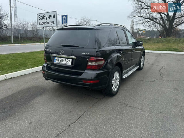 Черный Мерседес М-Класс, объемом двигателя 2.99 л и пробегом 480 тыс. км за 13500 $, фото 2 на Automoto.ua