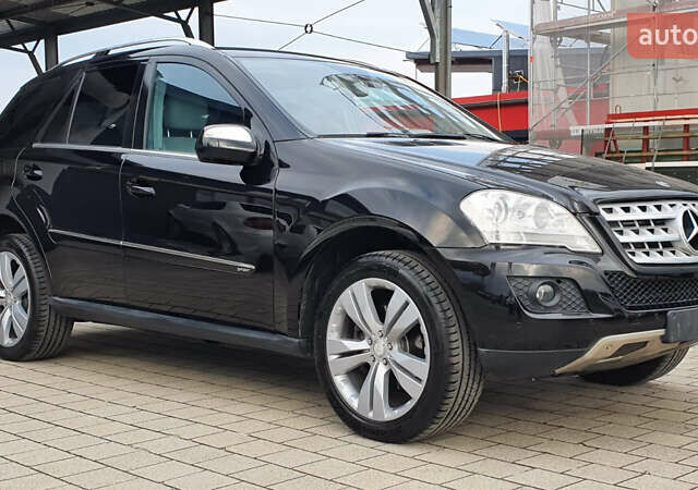 Черный Мерседес М-Класс, объемом двигателя 3 л и пробегом 177 тыс. км за 15300 $, фото 9 на Automoto.ua