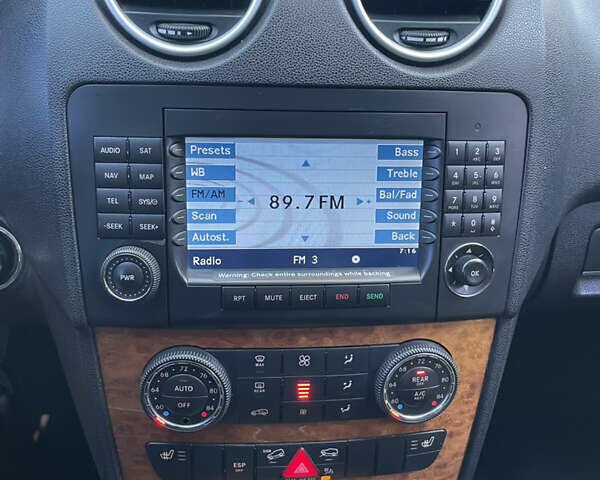 Черный Мерседес М-Класс, объемом двигателя 3.5 л и пробегом 285 тыс. км за 10000 $, фото 8 на Automoto.ua