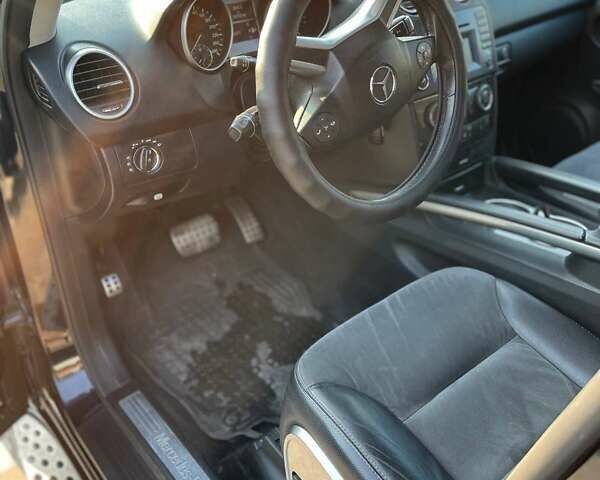 Чорний Мерседес М-Клас, об'ємом двигуна 3 л та пробігом 265 тис. км за 14500 $, фото 9 на Automoto.ua