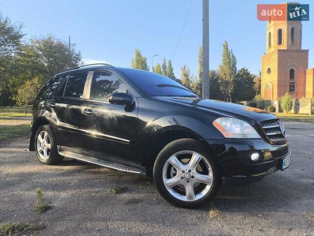 Черный Мерседес М-Класс, объемом двигателя 2.99 л и пробегом 264 тыс. км за 13999 $, фото 8 на Automoto.ua