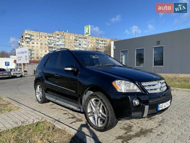 Черный Мерседес М-Класс, объемом двигателя 5.46 л и пробегом 246 тыс. км за 12900 $, фото 9 на Automoto.ua