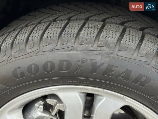 Черный Мерседес М-Класс, объемом двигателя 3.5 л и пробегом 174 тыс. км за 10950 $, фото 76 на Automoto.ua