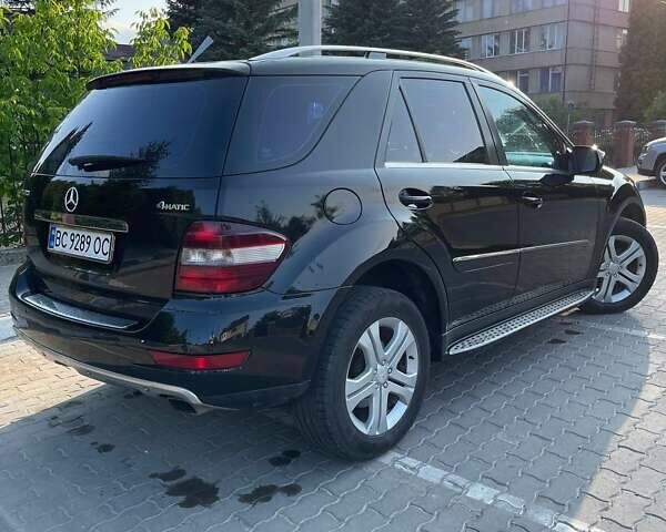 Чорний Мерседес М-Клас, об'ємом двигуна 3 л та пробігом 265 тис. км за 14500 $, фото 6 на Automoto.ua