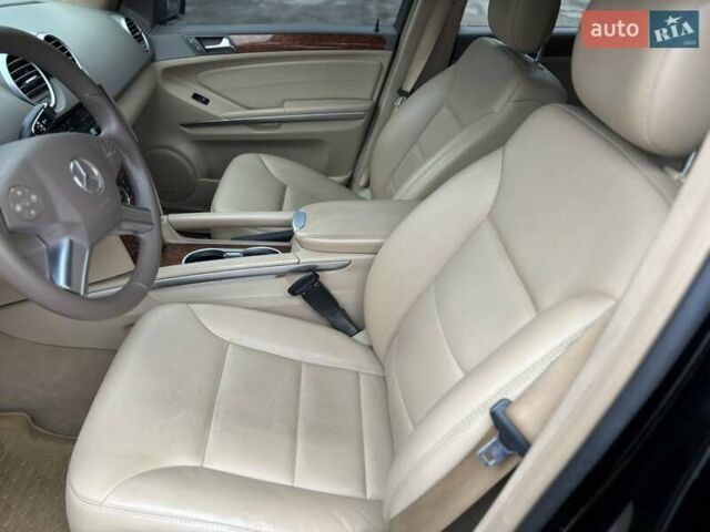 Чорний Мерседес М-Клас, об'ємом двигуна 2.99 л та пробігом 370 тис. км за 10900 $, фото 13 на Automoto.ua