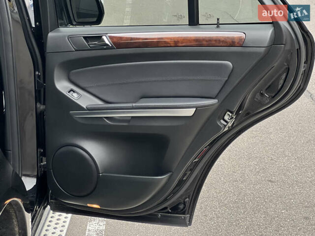 Черный Мерседес М-Класс, объемом двигателя 3.5 л и пробегом 265 тыс. км за 14300 $, фото 59 на Automoto.ua