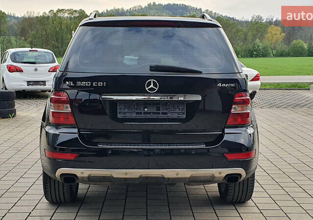 Черный Мерседес М-Класс, объемом двигателя 3 л и пробегом 177 тыс. км за 15300 $, фото 14 на Automoto.ua