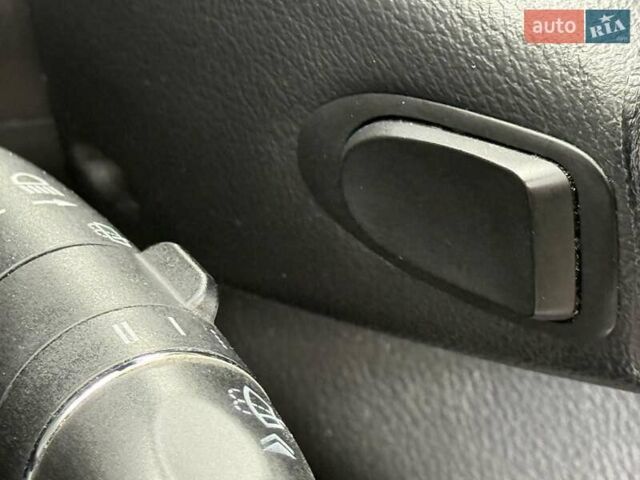 Черный Мерседес М-Класс, объемом двигателя 3.5 л и пробегом 174 тыс. км за 10999 $, фото 56 на Automoto.ua