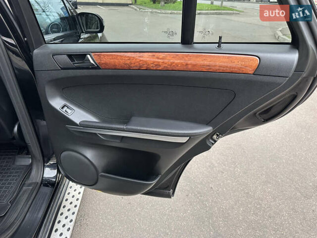 Чорний Мерседес М-Клас, об'ємом двигуна 3 л та пробігом 255 тис. км за 14000 $, фото 30 на Automoto.ua