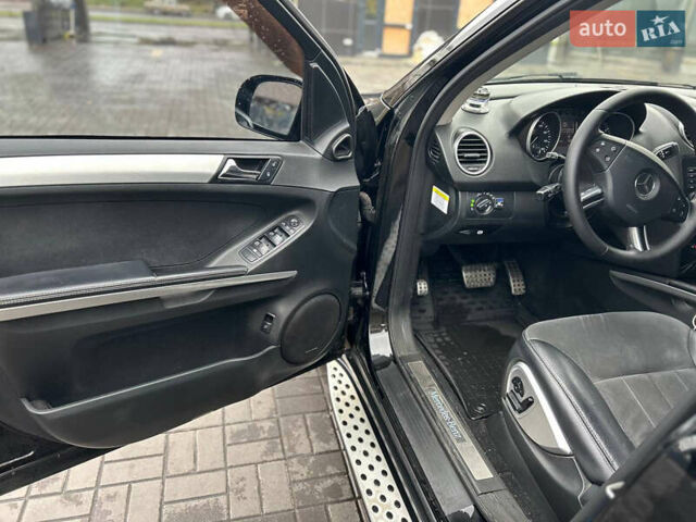 Черный Мерседес М-Класс, объемом двигателя 3.5 л и пробегом 276 тыс. км за 10499 $, фото 4 на Automoto.ua