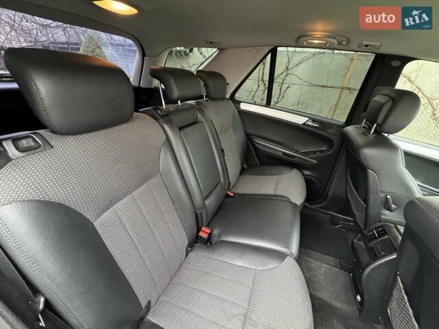 Черный Мерседес М-Класс, объемом двигателя 2.99 л и пробегом 270 тыс. км за 13600 $, фото 3 на Automoto.ua