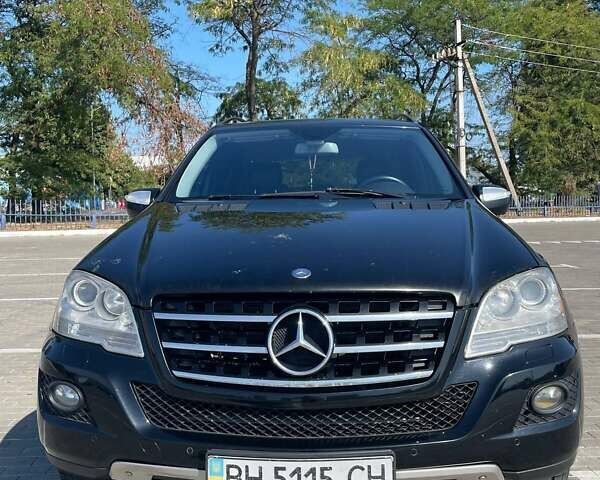 Чорний Мерседес М-Клас, об'ємом двигуна 0 л та пробігом 338 тис. км за 11300 $, фото 9 на Automoto.ua