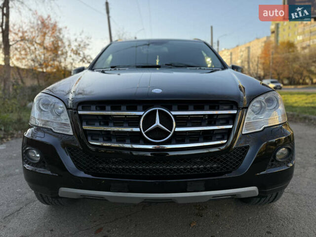 Чорний Мерседес М-Клас, об'ємом двигуна 2.99 л та пробігом 276 тис. км за 15799 $, фото 9 на Automoto.ua