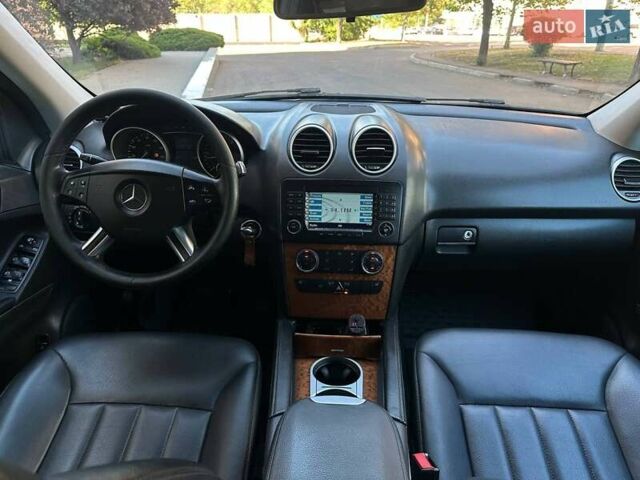 Чорний Мерседес М-Клас, об'ємом двигуна 3 л та пробігом 250 тис. км за 14999 $, фото 17 на Automoto.ua