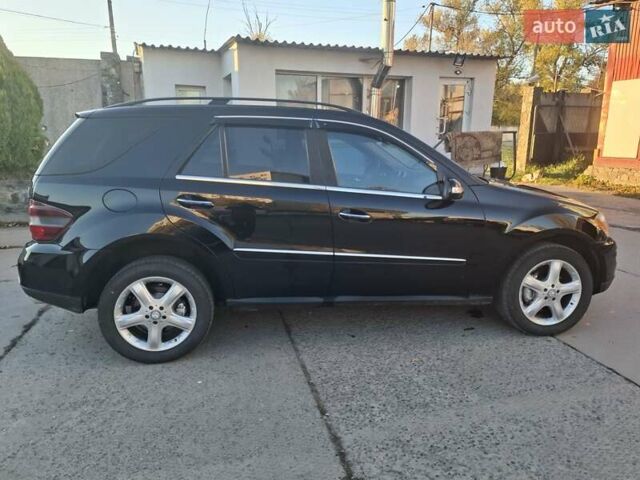 Мерседес М-Класс 2008 в Хмельницком на Automoto.ua Черный Мерседес М-Класс, объемом двигателя 3 л и пробегом 307 тыс. км за 10800 $, фото 4 на Automoto.ua