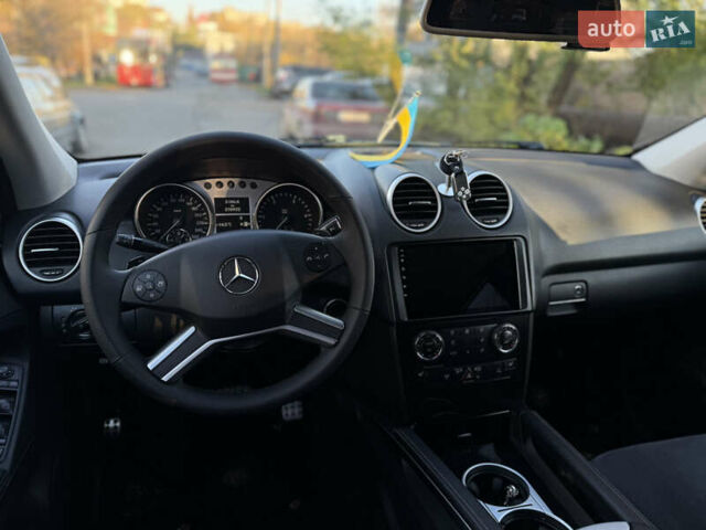 Чорний Мерседес М-Клас, об'ємом двигуна 2.99 л та пробігом 276 тис. км за 15799 $, фото 10 на Automoto.ua