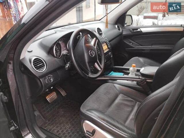 Черный Мерседес М-Класс, объемом двигателя 2.99 л и пробегом 290 тыс. км за 12000 $, фото 5 на Automoto.ua