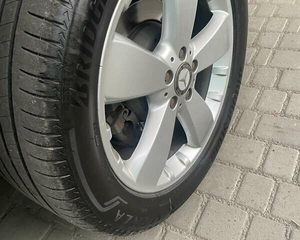Черный Мерседес М-Класс, объемом двигателя 3.5 л и пробегом 240 тыс. км за 12500 $, фото 25 на Automoto.ua