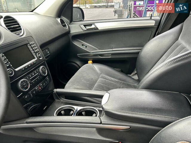 Черный Мерседес М-Класс, объемом двигателя 3.5 л и пробегом 276 тыс. км за 10499 $, фото 8 на Automoto.ua