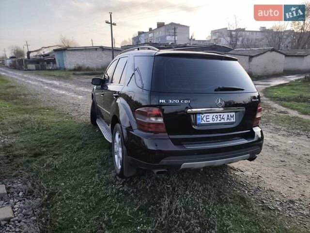 Черный Мерседес М-Класс, объемом двигателя 2.99 л и пробегом 310 тыс. км за 12500 $, фото 8 на Automoto.ua