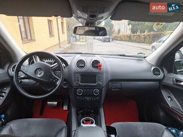 Черный Мерседес М-Класс, объемом двигателя 2.99 л и пробегом 281 тыс. км за 14000 $, фото 7 на Automoto.ua