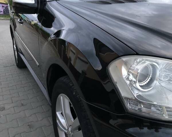 Черный Мерседес М-Класс, объемом двигателя 2.99 л и пробегом 363 тыс. км за 15500 $, фото 2 на Automoto.ua