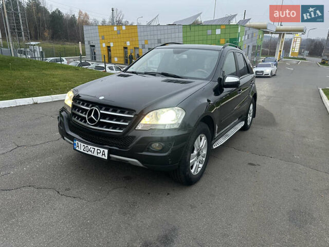 Черный Мерседес М-Класс, объемом двигателя 2.99 л и пробегом 480 тыс. км за 13500 $, фото 7 на Automoto.ua