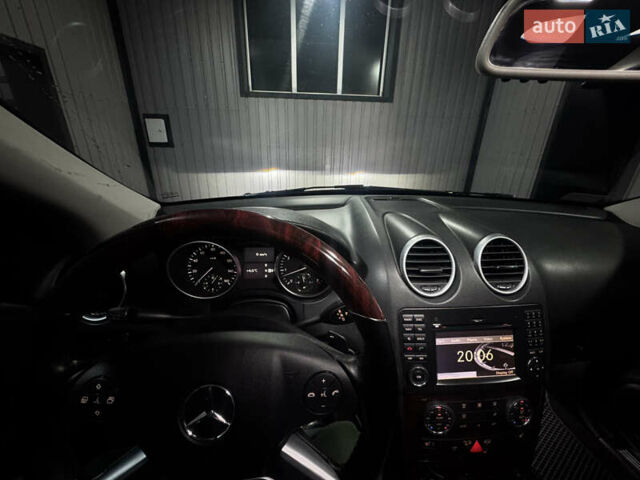 Черный Мерседес М-Класс, объемом двигателя 3.5 л и пробегом 196 тыс. км за 15000 $, фото 3 на Automoto.ua
