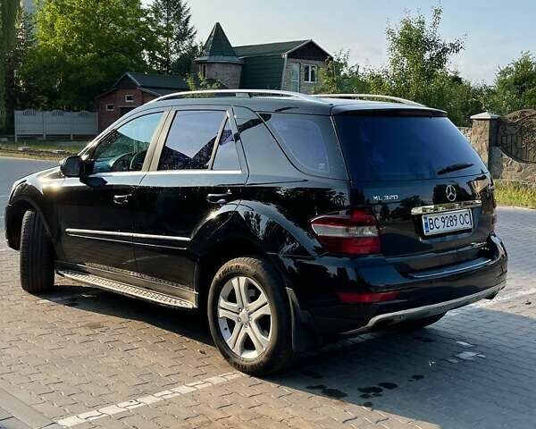 Чорний Мерседес М-Клас, об'ємом двигуна 3 л та пробігом 265 тис. км за 14500 $, фото 5 на Automoto.ua