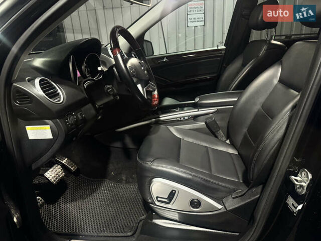 Черный Мерседес М-Класс, объемом двигателя 3.5 л и пробегом 196 тыс. км за 15000 $, фото 21 на Automoto.ua