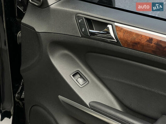 Черный Мерседес М-Класс, объемом двигателя 3.5 л и пробегом 265 тыс. км за 14300 $, фото 64 на Automoto.ua